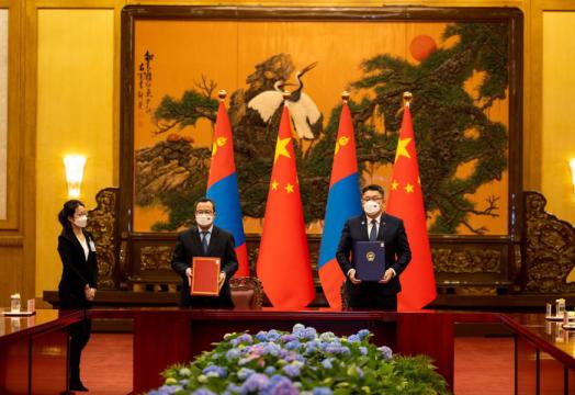 蒙古国总统访华签16项合作文件，含矿产资源领域合作谅解备忘录